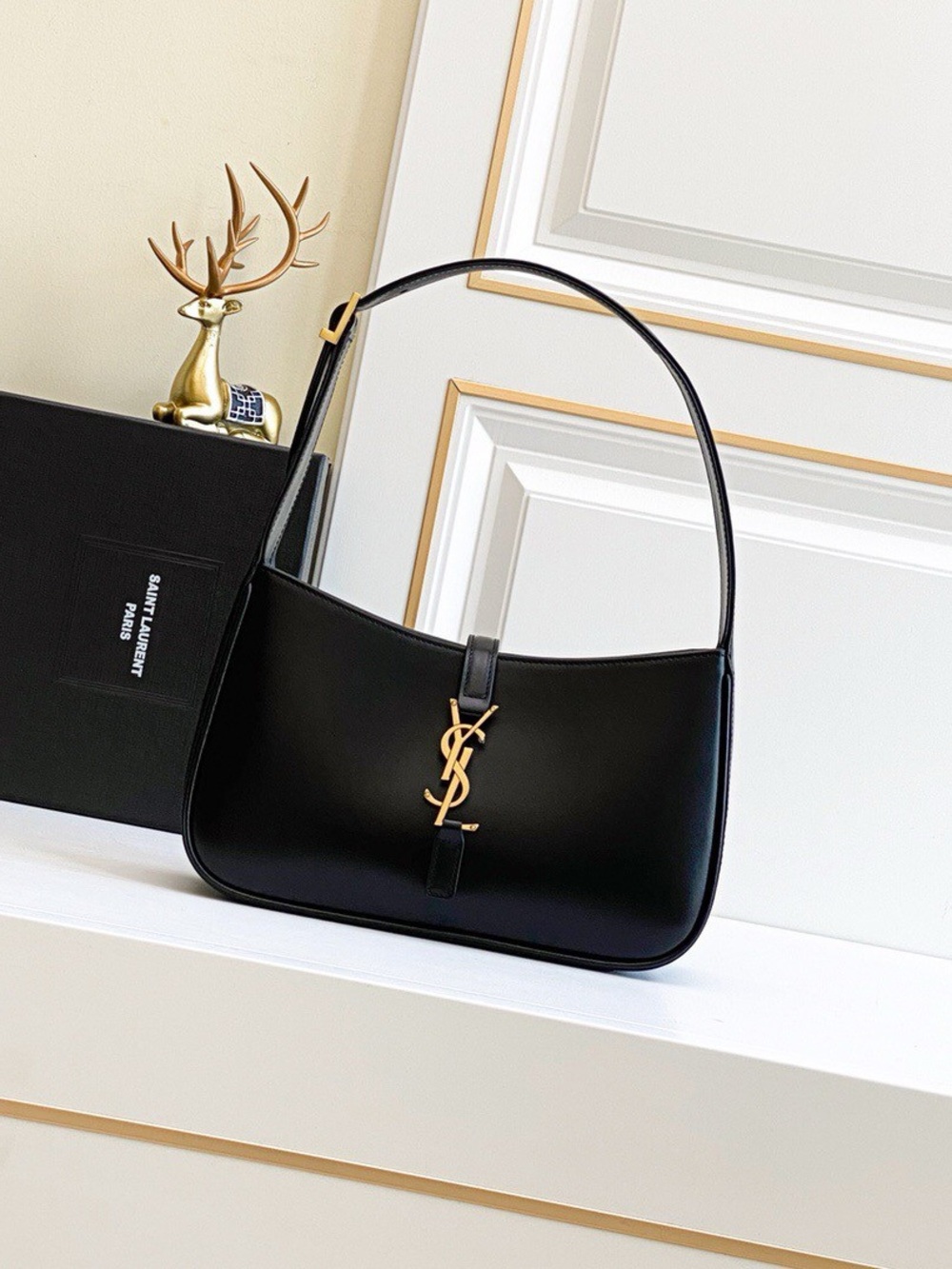 🎶YSL LE 5 À 7 HOBO BAG IN SMOOTH LEATHER NOIR